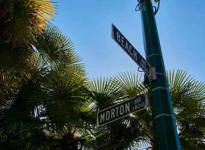 Discover the Meaning of Te Quiero Mucho in English and Make Someone Feel Loved