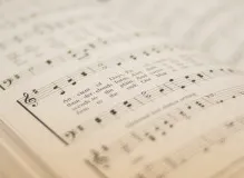 Express Your Love: Discover the Catchy Te Quiero Mucho English Song!